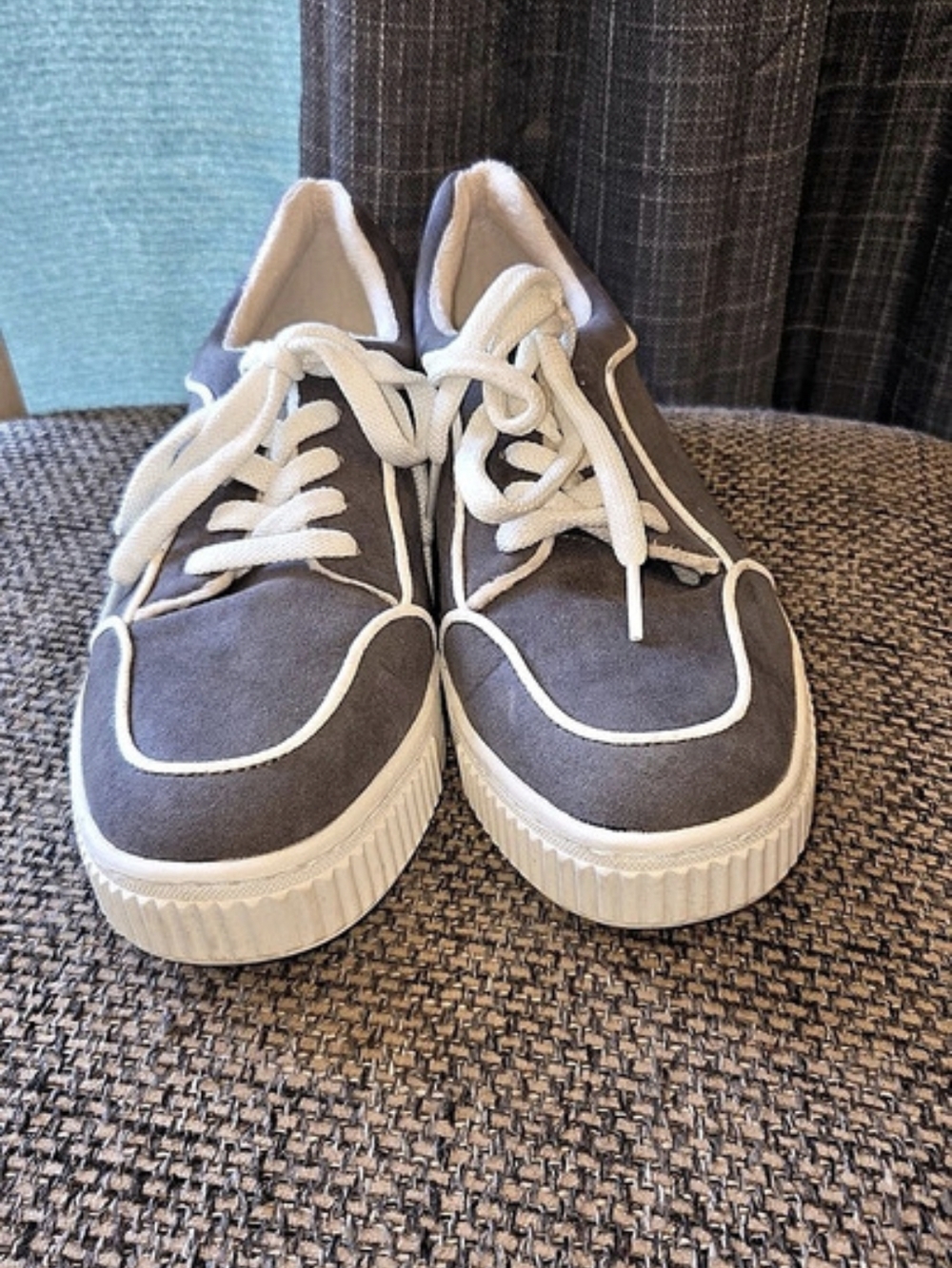 SOUl Gray & White Sneakers
